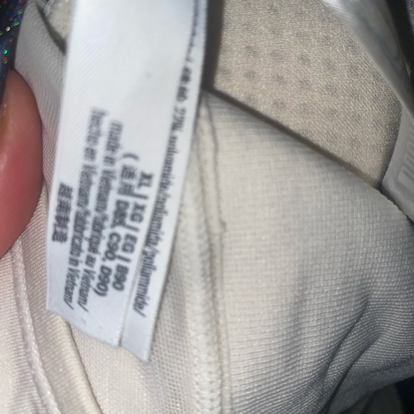 PINK Women’s Cream Sports Bra - Picture 6 of 6